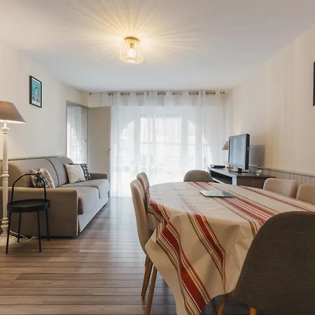 Appt 4 Personnes Plein Centre Avec Parking Apartment *